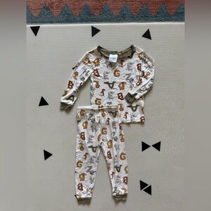 Tres Belle|Baby gender neutral Bamboo Alphabet animal print matching Pajama Set•